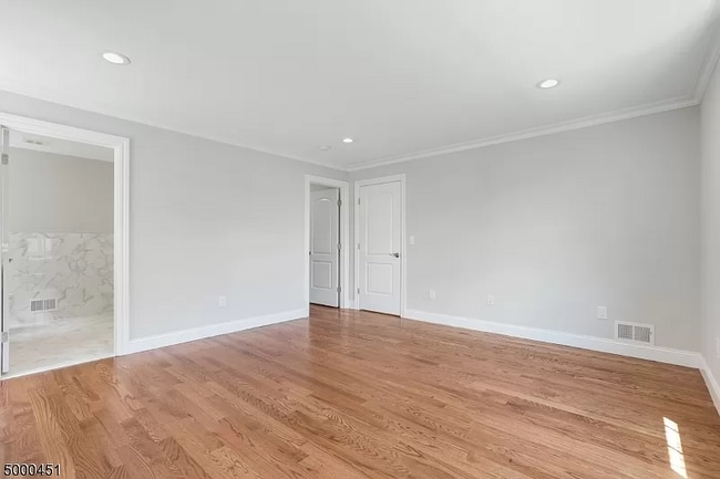 Building Photo - 26 Irving Pl