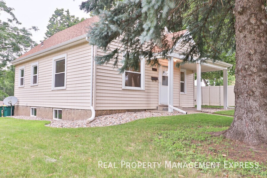 Building Photo - Charming 4 Bedroom 2.5 Bath near Sanford