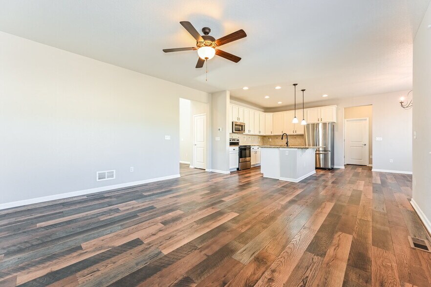 Building Photo - 2226 Summerhill Dr