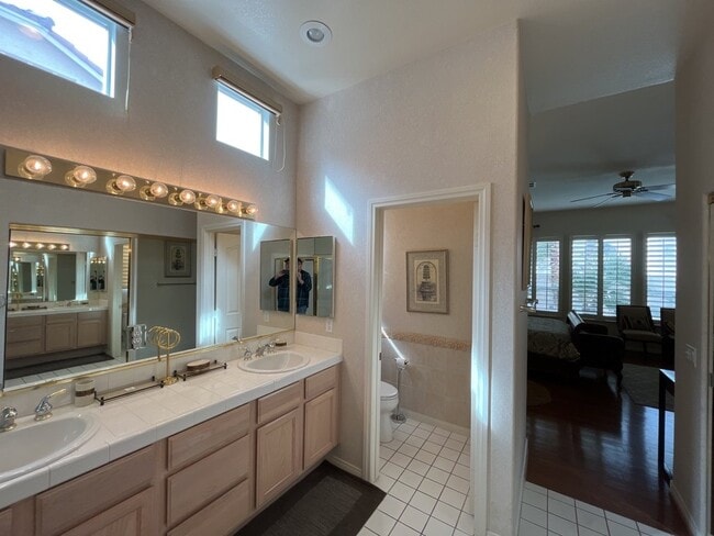 Building Photo - Beautiful 3 bedroom home with pool located in Castle Gate Community