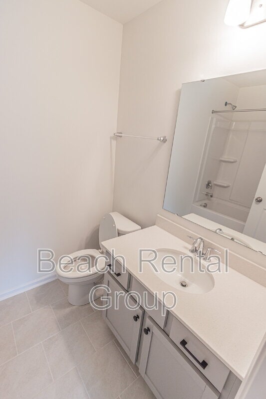 Building Photo - 203 Crescent Wy