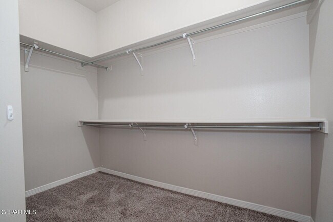 Building Photo - 14944 John McNeely Ave