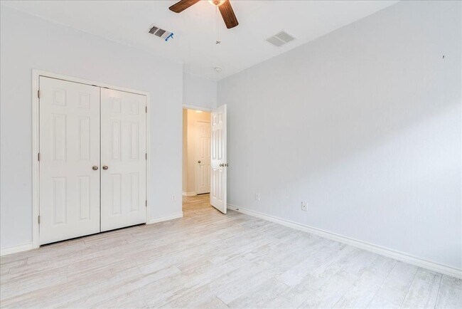 Building Photo - 7805 Huddleston Ln