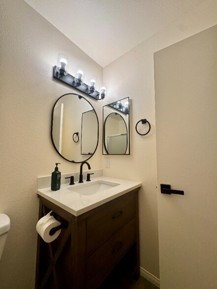 Building Photo - 6624 Bell Bluff Ave