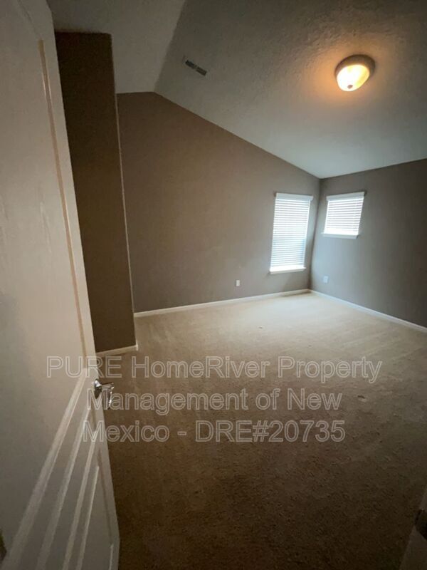 Building Photo - 10115 Avenida Vista Cerros NW