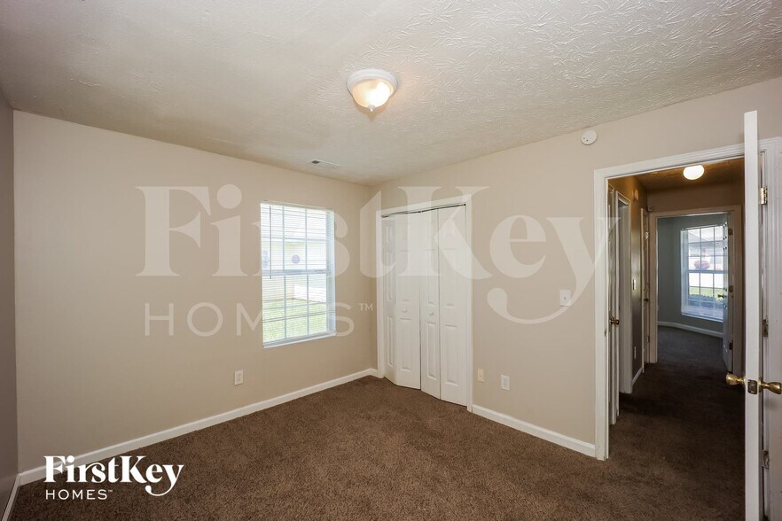 Building Photo - 9421 Mulligan Ct