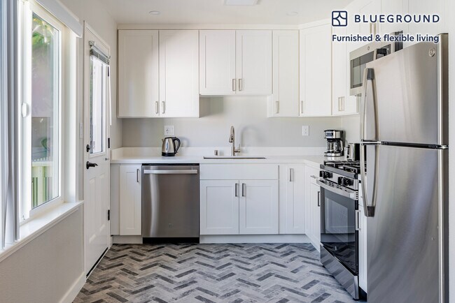 Building Photo - 1230 Mills St