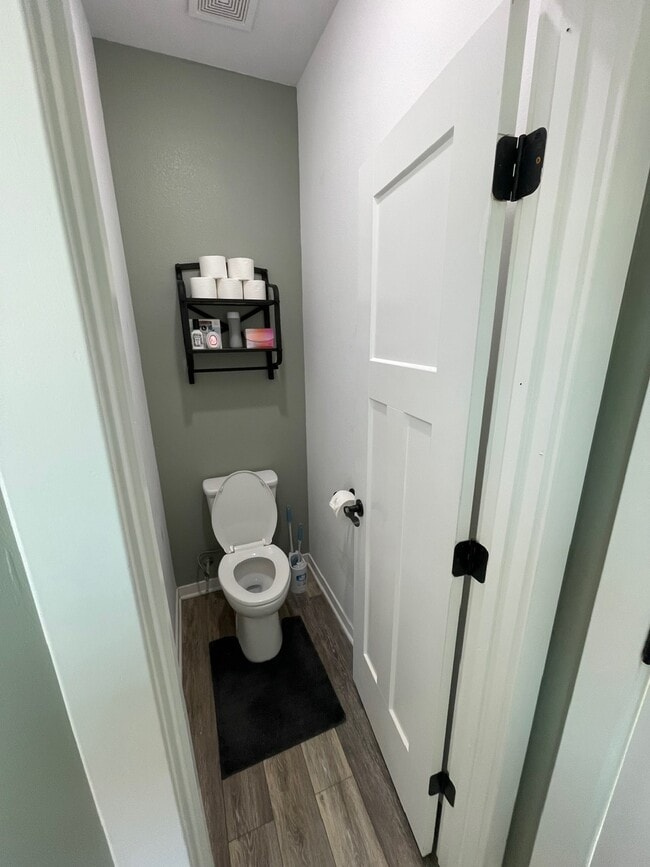 Building Photo - 1010 Deer Run