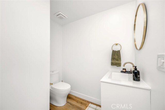 Building Photo - 2424 Santa Ana Ave