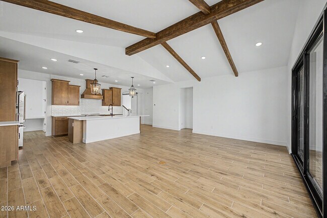 Building Photo - 1131 E Yellowstone Pl
