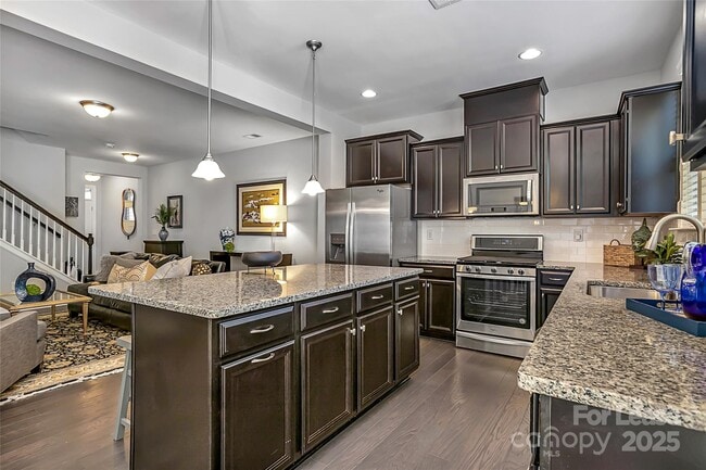 Building Photo - 9449 Glenburn Ln