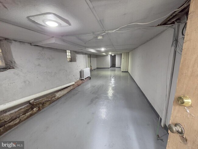 Building Photo - 633 E Allegheny Ave