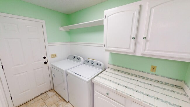 Building Photo - 7535 S Trenton Pl