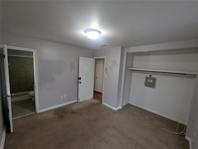 Building Photo - 1714 NW 38th St