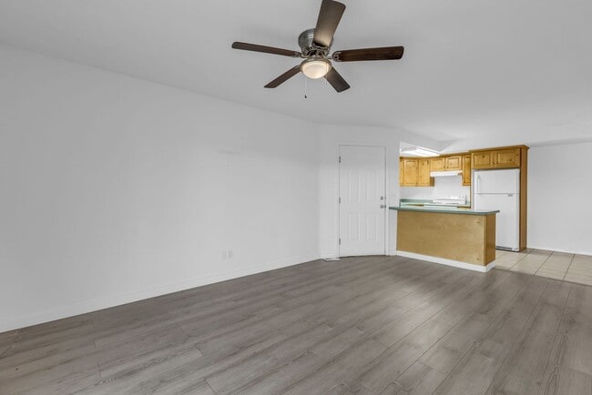 Building Photo - Main Street Kamas Condo