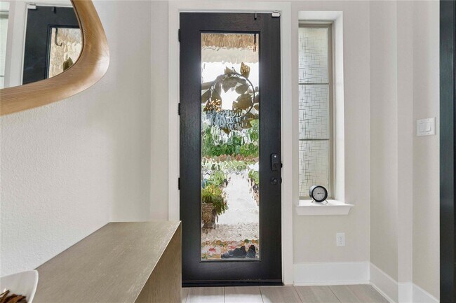 Building Photo - Beautiful Home in Sienna