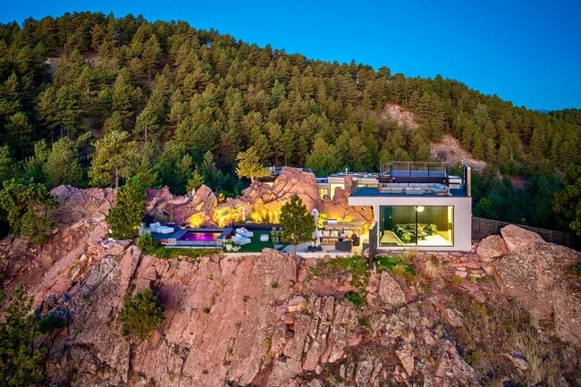 Building Photo - Private Foothills Sanctuary Minutes from D...