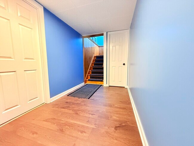 Building Photo - 286 Ceda Rd