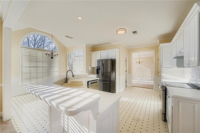 Building Photo - 500 Belgrave Ln