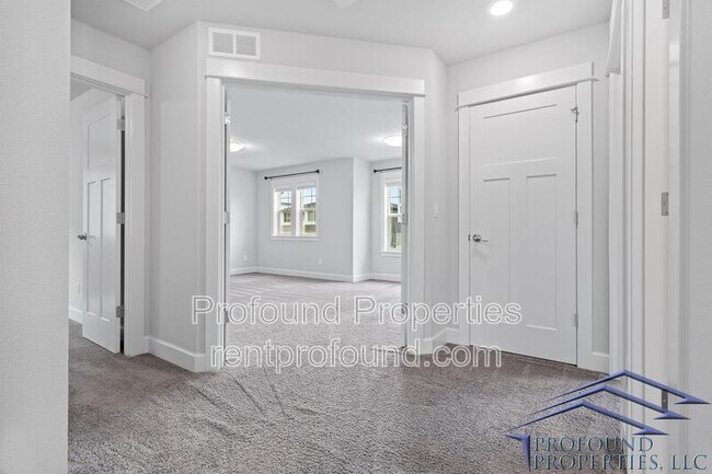 Building Photo - 17323 SW Kite Ln