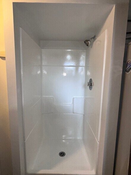 Building Photo - 4721 University View Pl NE