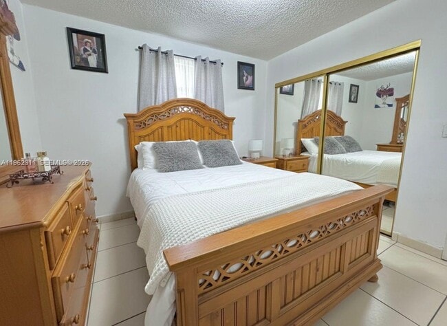 Building Photo - 367 E 20th St