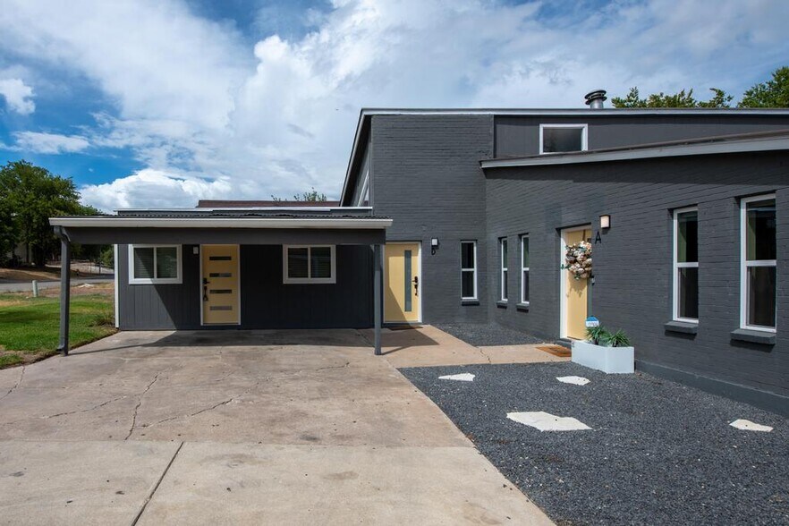 Building Photo - 1805 Briar Hill Dr
