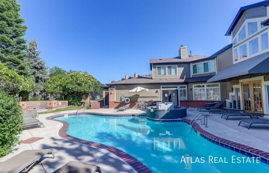 Building Photo - 6001 S Yosemite St