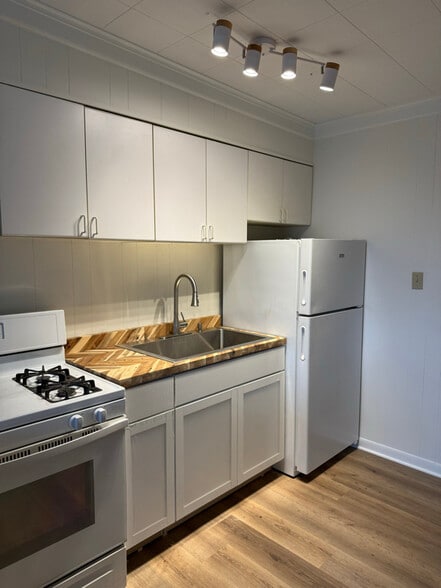 Building Photo - 513 Lake Shore Dr