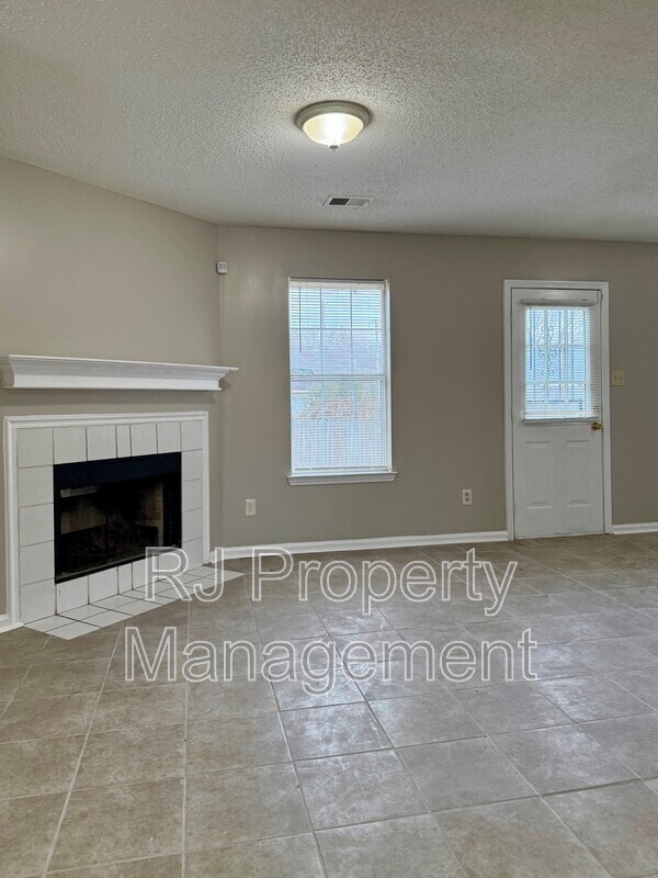 Building Photo - 4297 Kings Valley Cove E