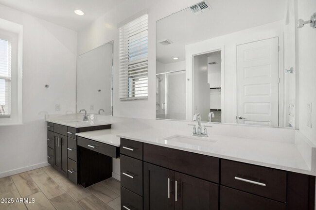 Building Photo - 3351 S Lily