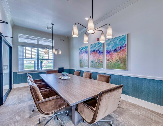 Building Photo - 901 Kelly Green Ln