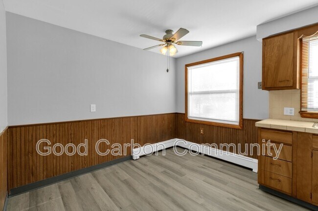 Building Photo - 1190 Orchard Park Rd