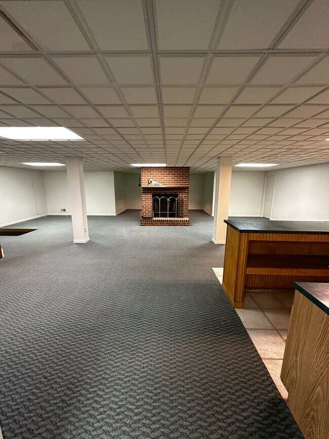 Building Photo - 1250-1254 Evans City Rd