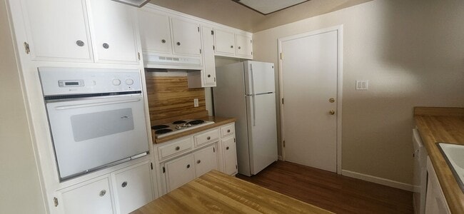 Building Photo - 8132001/37