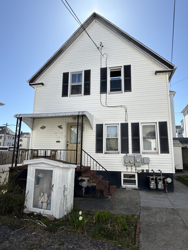 Building Photo - 189 Bonney St