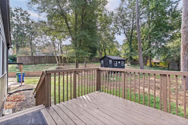 Building Photo - 3119 Piper Dr