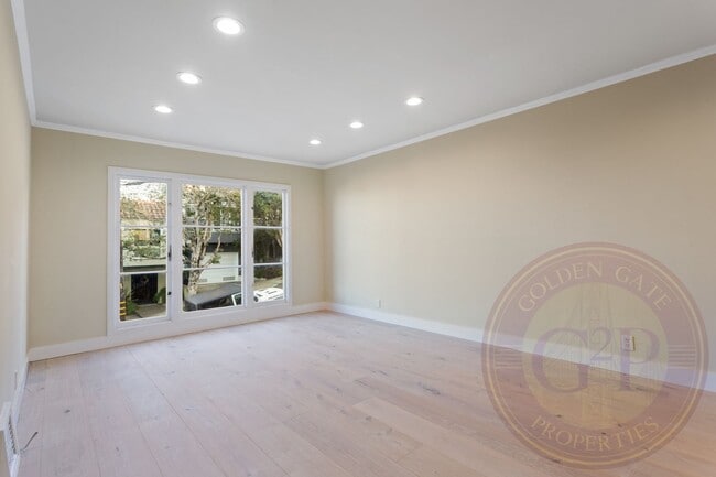 Building Photo - Collingwood Street - 450-452