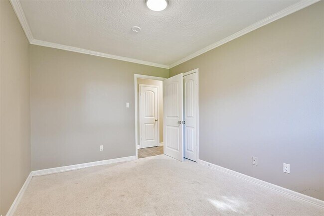 Building Photo - 4703 Ironwood Dr