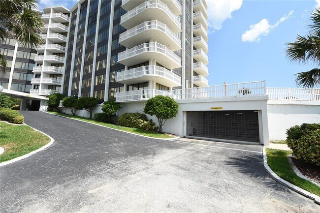 Building Photo - 3580 S Ocean Shore Blvd