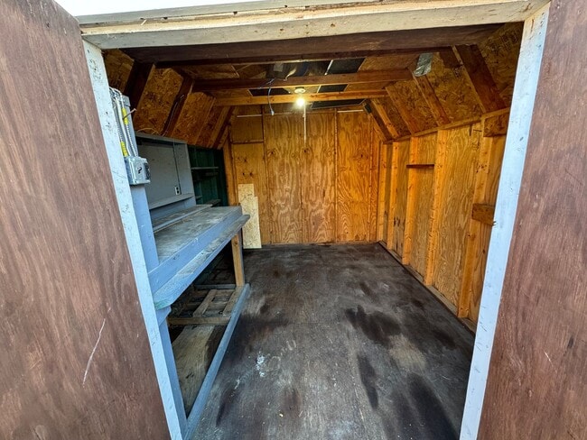 Building Photo - Ranch style 3 Bedroom and 2 Full Baths Home