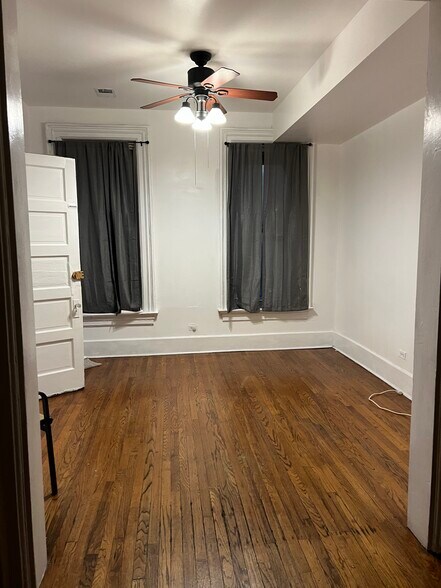 Building Photo - 712 N Ada St