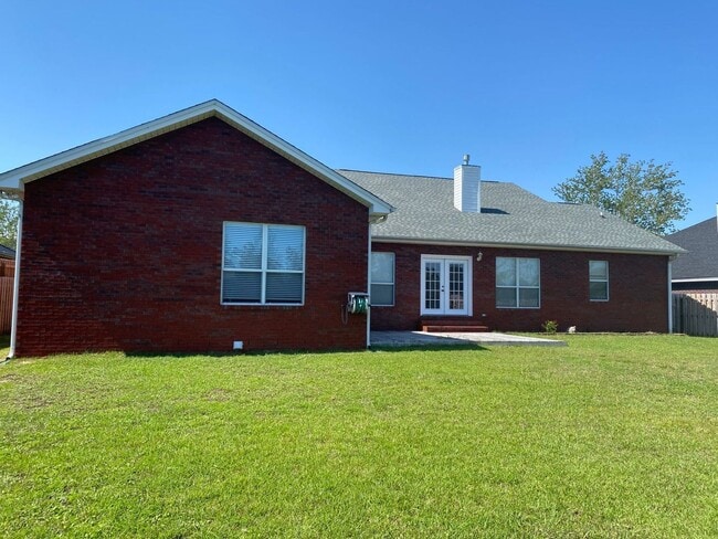 Building Photo - Spacious 3Bed/2Ba Brick Home in Established Neighborhood w/Easy Access to Everything! *SPECIAL: 1...