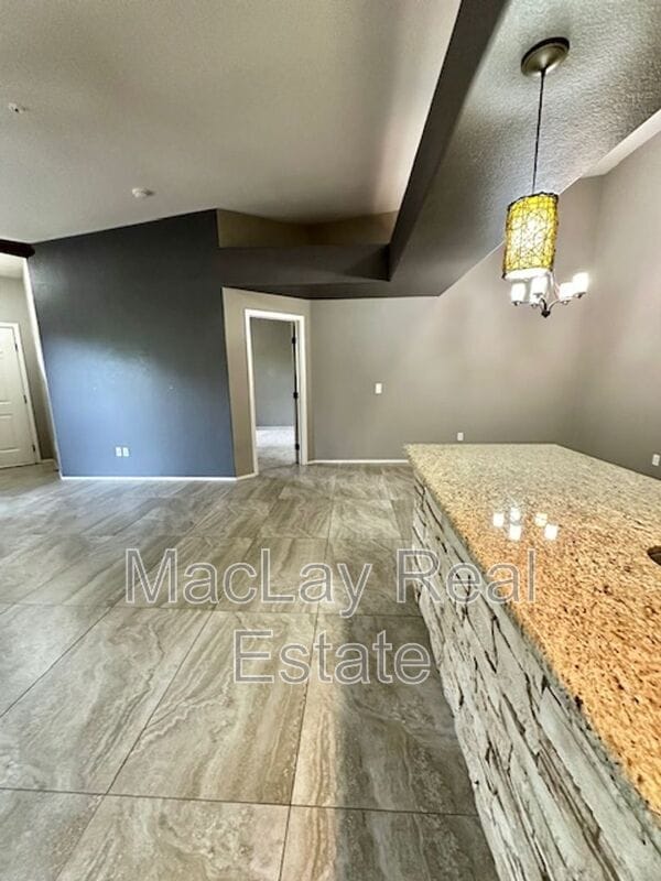 Building Photo - 10136 E Southern Ave