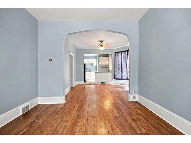 Building Photo - 2625 2nd Ave S
