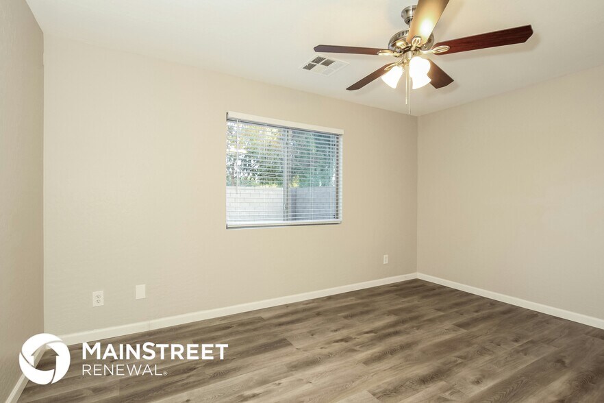 Building Photo - 13817 N 149th Ln