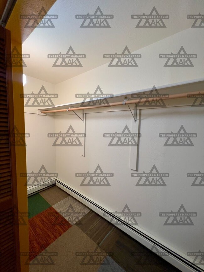 Building Photo - Spacious 3BR, 2.5BA Home off Chena Hot Springs Rd with Yard, Deck & Greenhouse