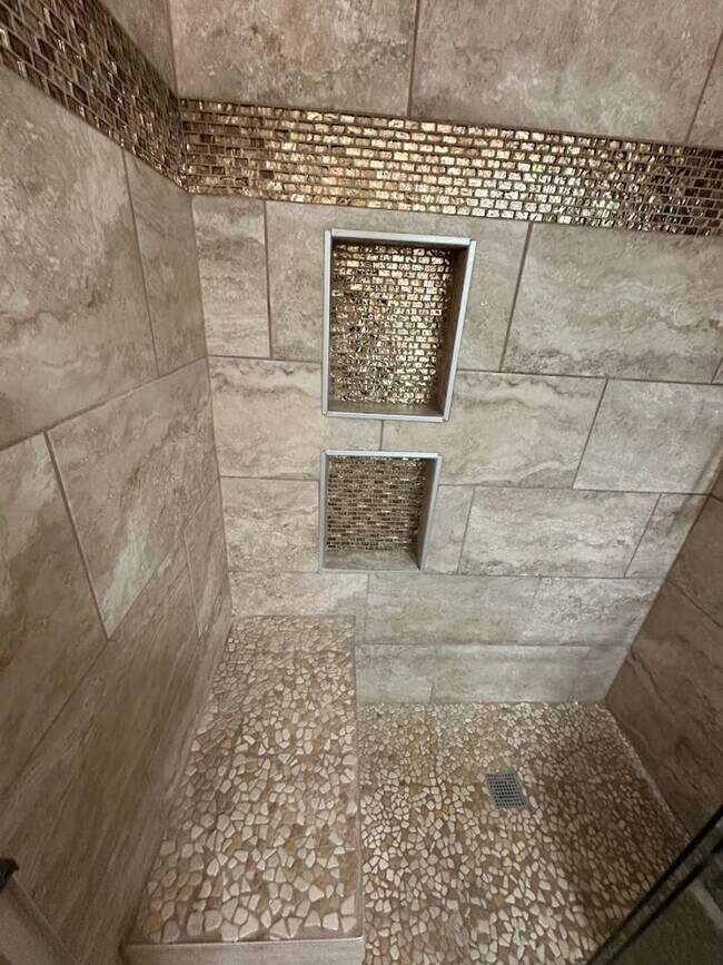 Building Photo - Gorgeous 4 bedroom Scottsdale home with POOL and 3 car garage