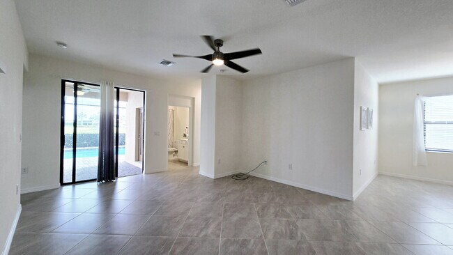 Building Photo - 14600 Monrovia Ln
