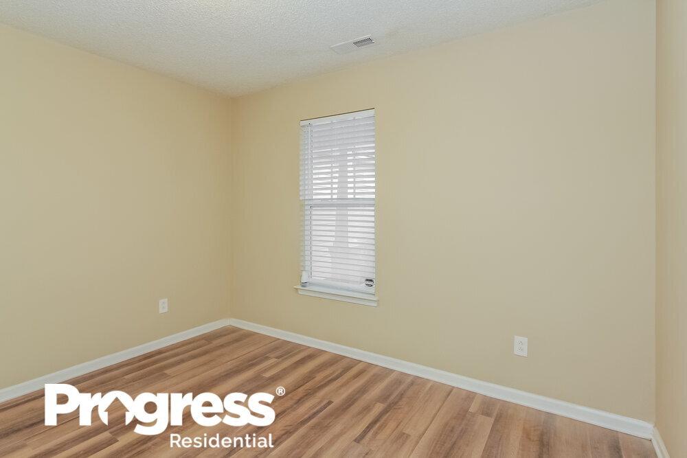 Building Photo - 2108 Sebastiani Dr